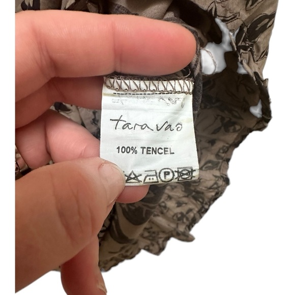 ✨ Tara Vao Flowy Top with ruffles made in Bali in large - Picture 4 of 17